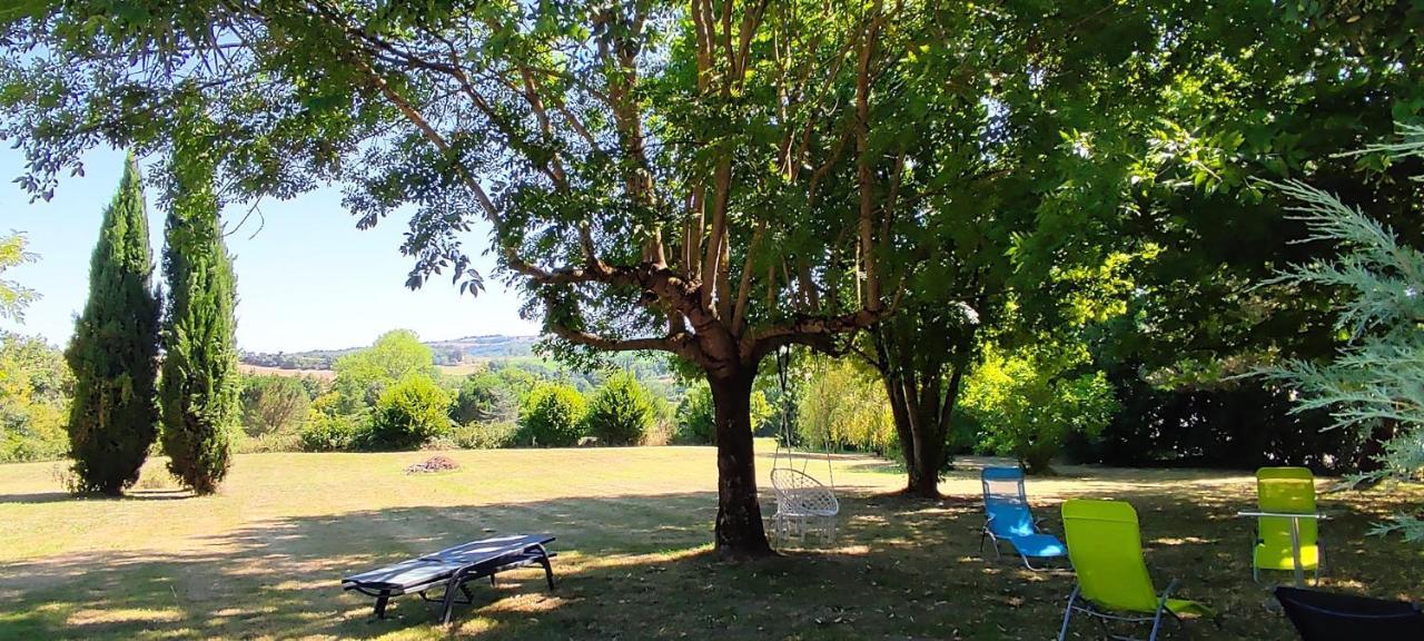 Domaine Les Garrigues Bed and Breakfast Puygaillard-de-Quercy Εξωτερικό φωτογραφία