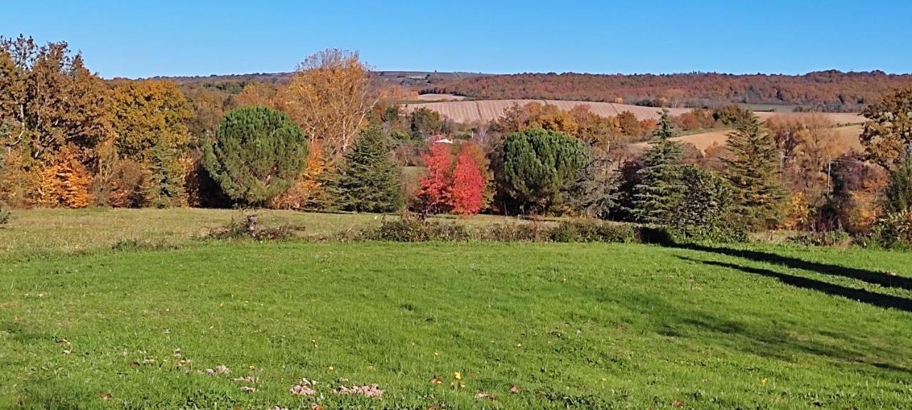 Domaine Les Garrigues Bed and Breakfast Puygaillard-de-Quercy Εξωτερικό φωτογραφία