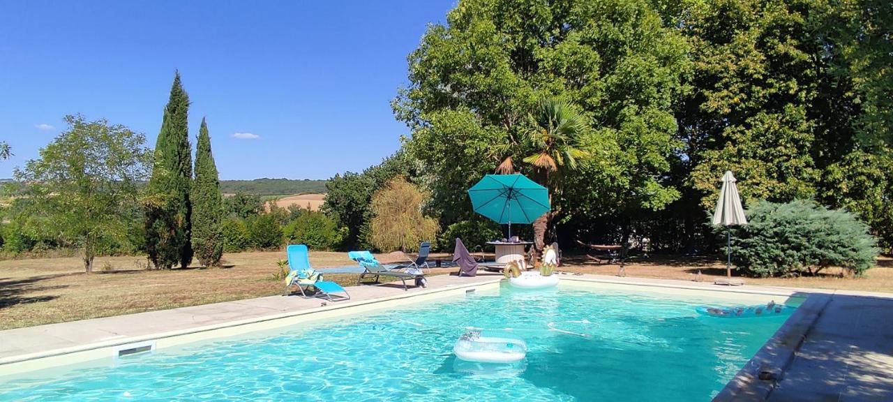 Domaine Les Garrigues Bed and Breakfast Puygaillard-de-Quercy Εξωτερικό φωτογραφία
