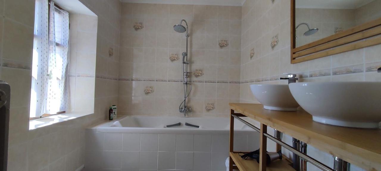 Domaine Les Garrigues Bed and Breakfast Puygaillard-de-Quercy Εξωτερικό φωτογραφία