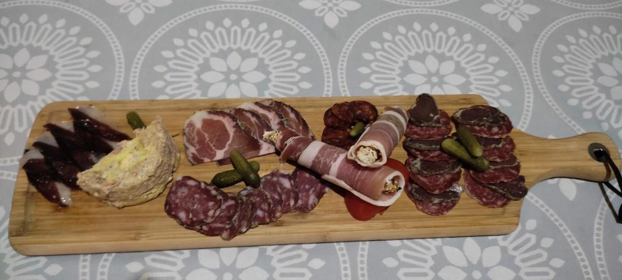 Domaine Les Garrigues Bed and Breakfast Puygaillard-de-Quercy Εξωτερικό φωτογραφία