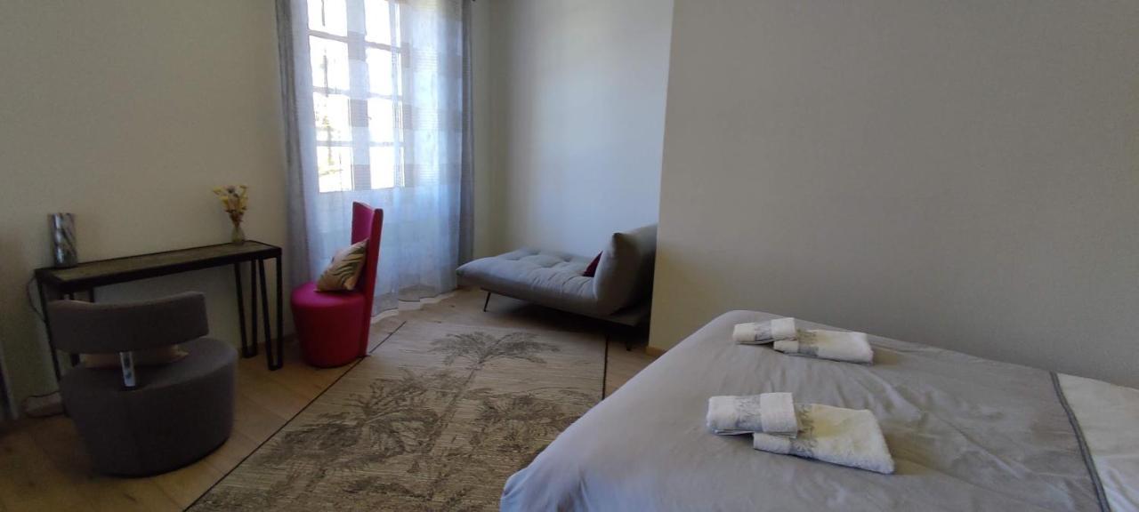 Domaine Les Garrigues Bed and Breakfast Puygaillard-de-Quercy Εξωτερικό φωτογραφία