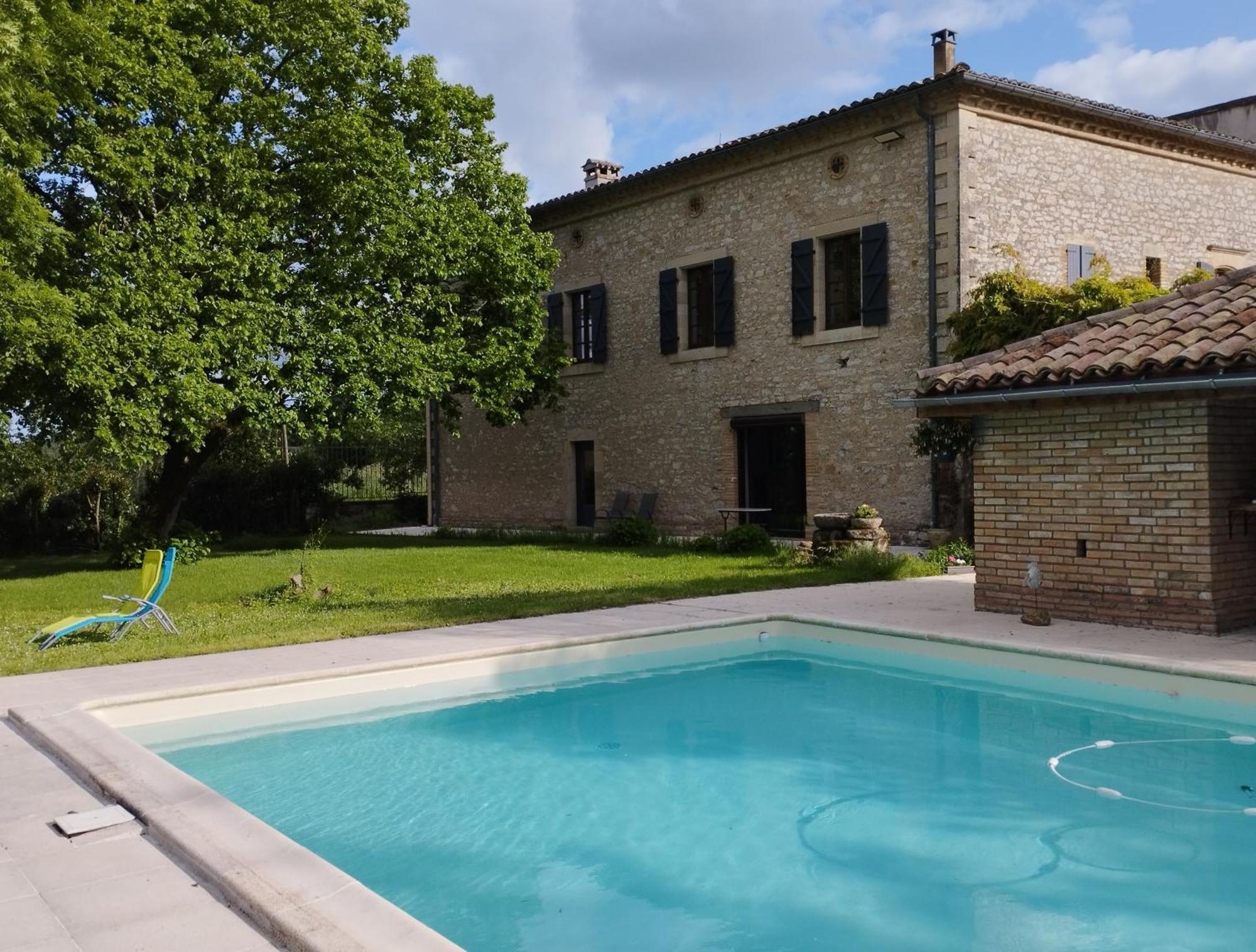 Domaine Les Garrigues Bed and Breakfast Puygaillard-de-Quercy Εξωτερικό φωτογραφία